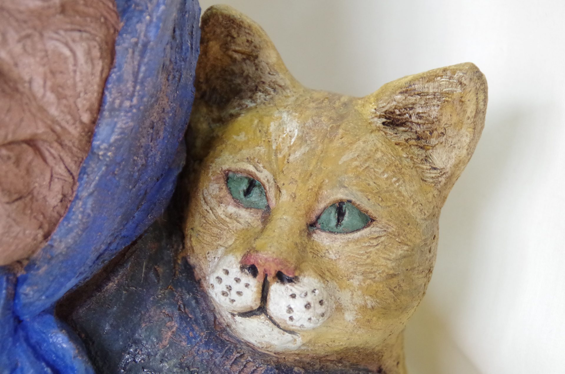 Una Anciana y un Gato - Esculturas Lola Jiménez